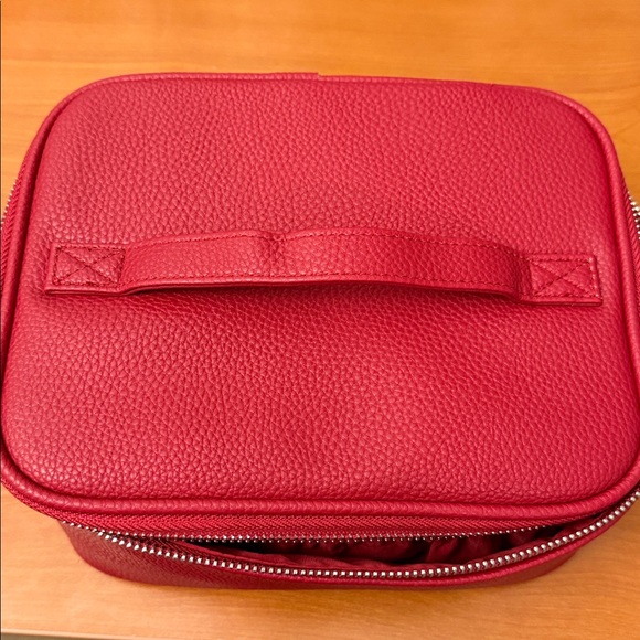 Summer Fridays Limited Edition Cherry Vegan Leather Travel Case - Picture 3 of 7
